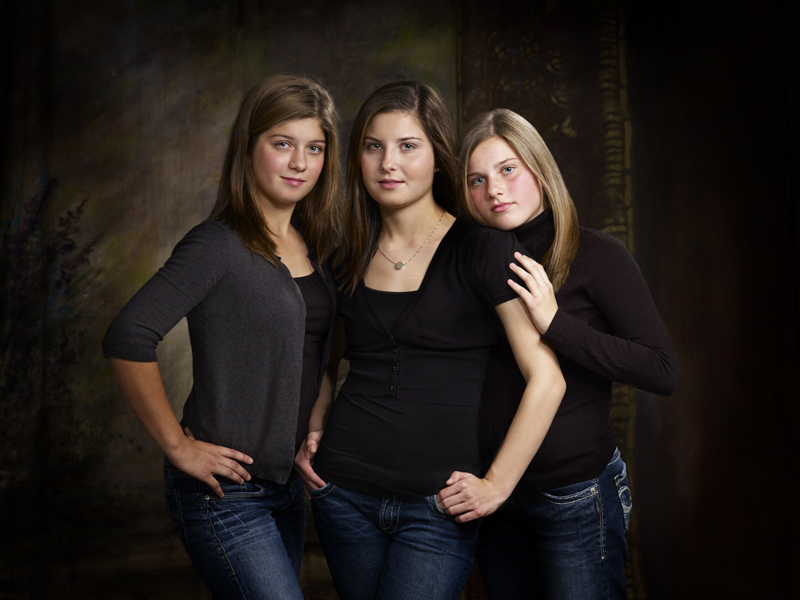 Сестры разгадана. Три сестры. Фотосессия три сестры. Фотосессия 3 сестры. Сестры портрет 3.